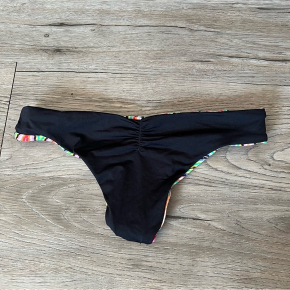 Colorful Zigzag Reversible Bikini Bottom - Picture 6 of 6